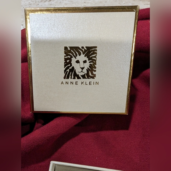 COPY - Anne Klein rose gold tone and crystal swan broach. 2.5 inches long . EUC - Picture 7 of 9